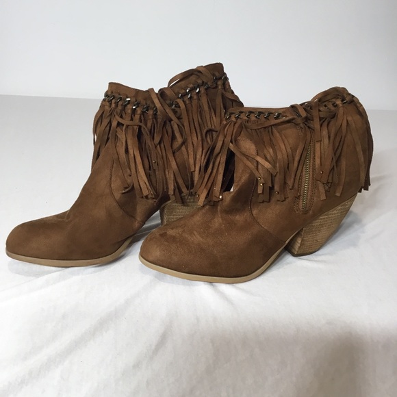 Shoes - Fringe women’s booties with small heel NEW